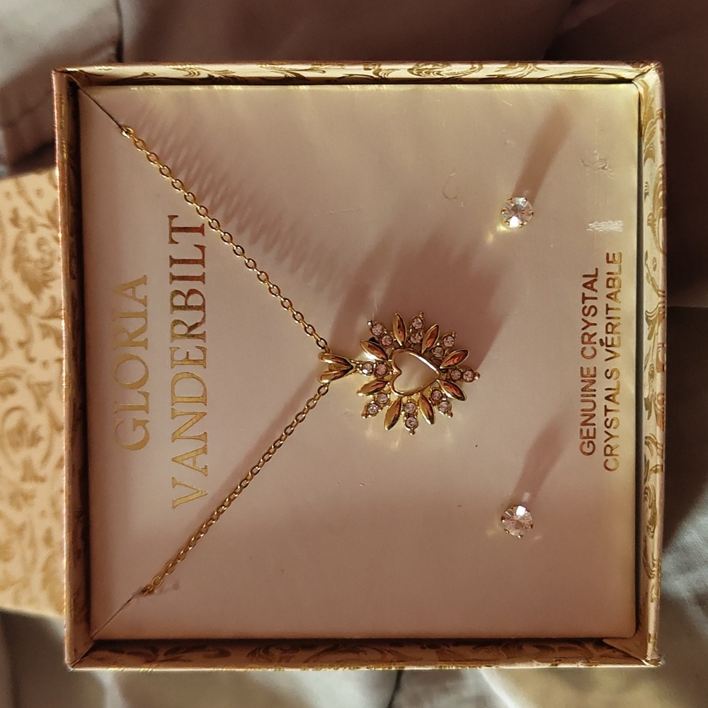 18k plated GV heart necklace with crystal studs